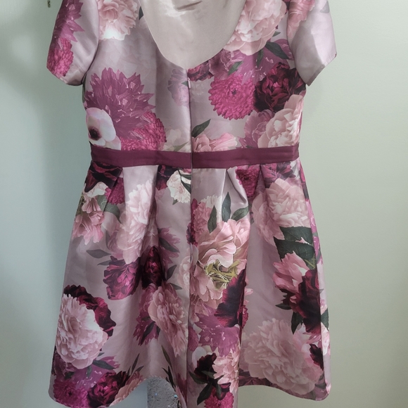 Chi Chi London short floral dress - Picture 2 of 3